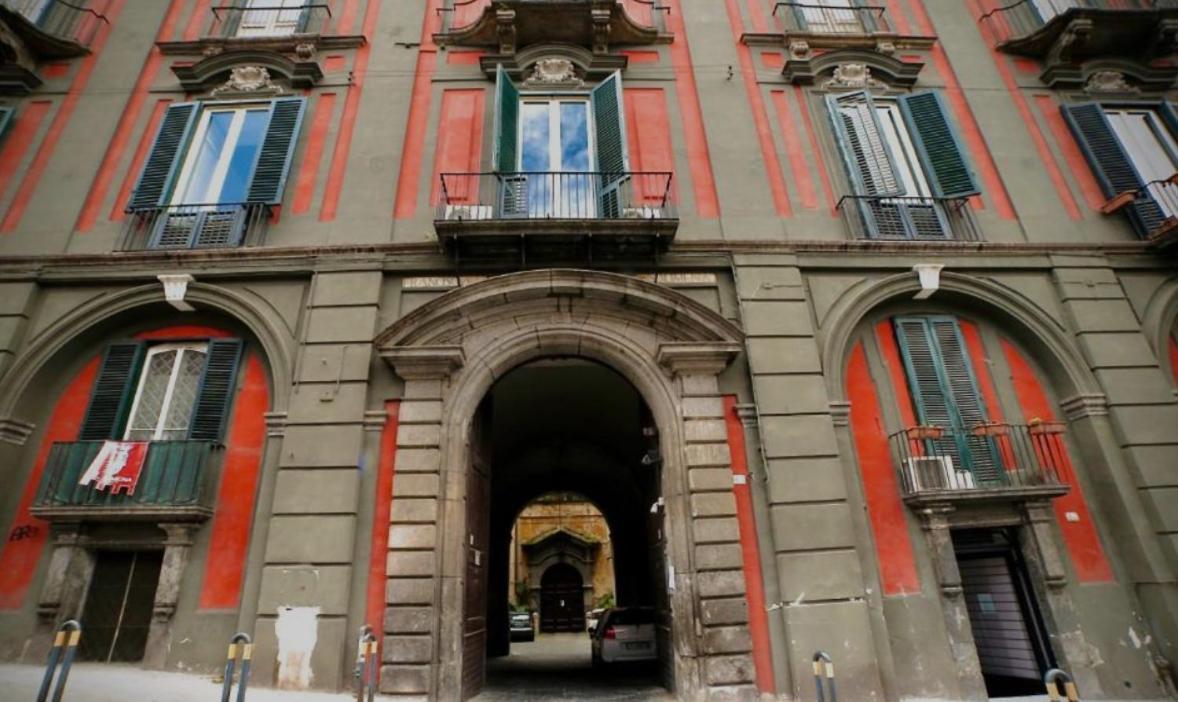 Casa Diva A 5 Passi Dal Museo Archeologico Apartment Naples Luaran gambar